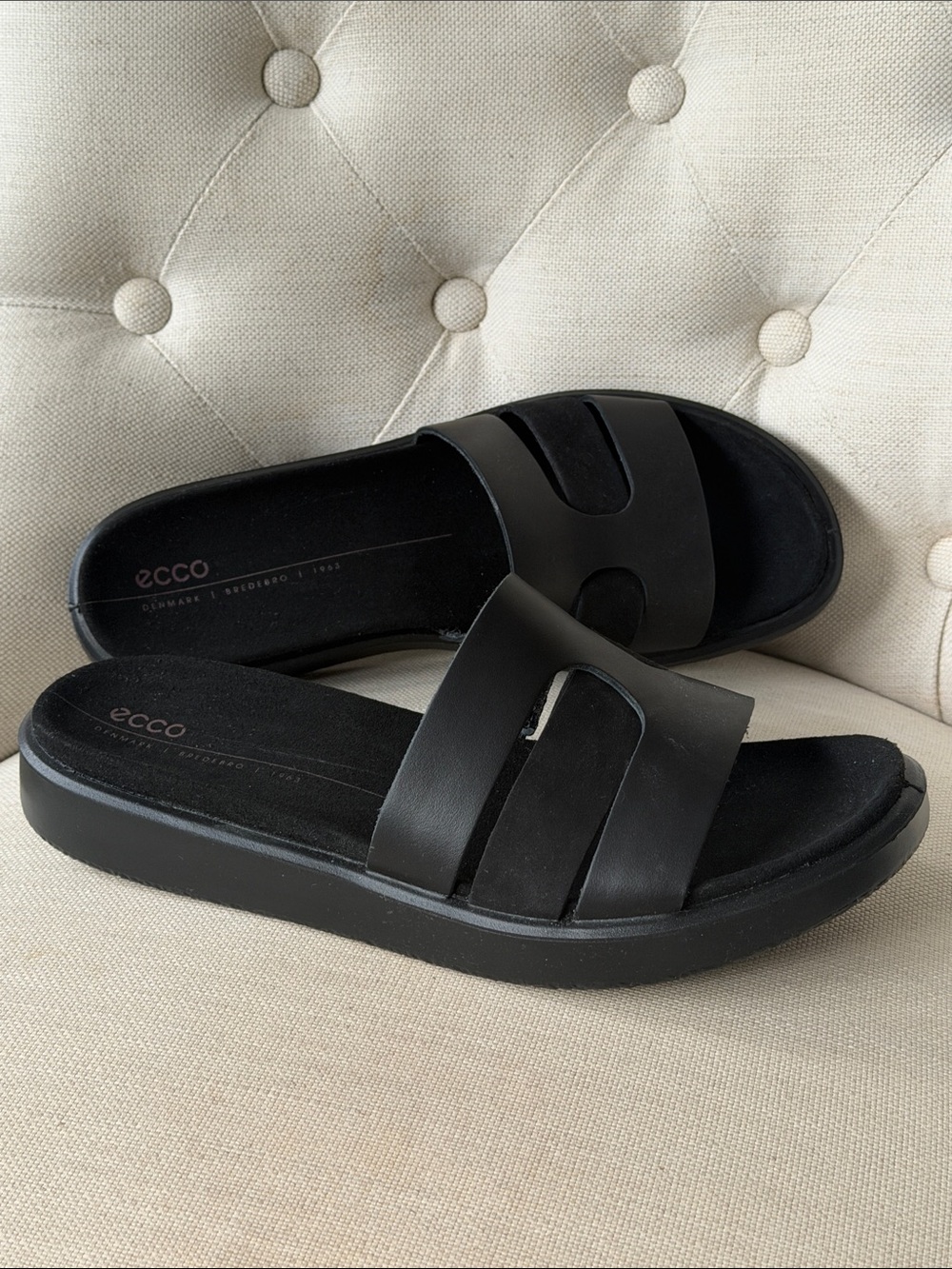 Ecco Black Women's Slide Sandals with Wide Straps NEW Size 40 8.5